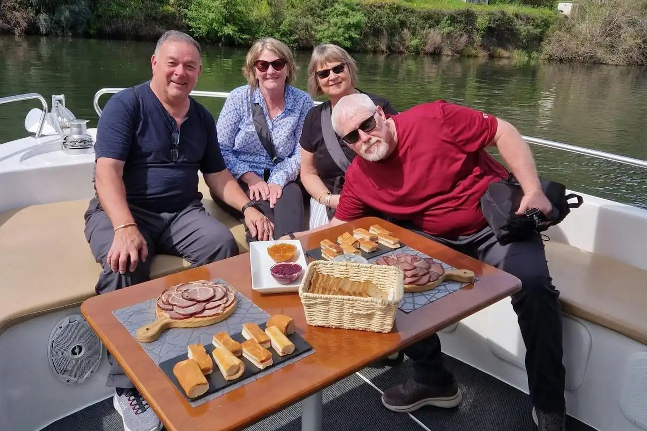 Porto: Private Douro Valley Tour with Lunch at Quinta, Cruise & 2 Wineries, Porto, Portugal, Porto Pass.