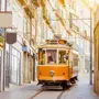 Ανακαλύψτε το ιστορικό τραμ του Πόρτο με ημερήσιο πάσο. Συγκρίνετε επιλογές με το Porto Pass.