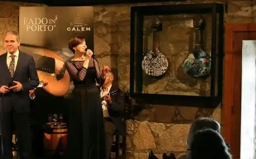 Cálem Caves: Guided Tour with Fado Show and Wine, Porto, Portugal, Porto Pass.