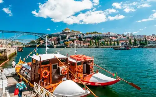 Porto: Full Day City Tour by Bus with Wine Cellar, Lunch and Cruise, Porto, Portugal, Porto Pass.
