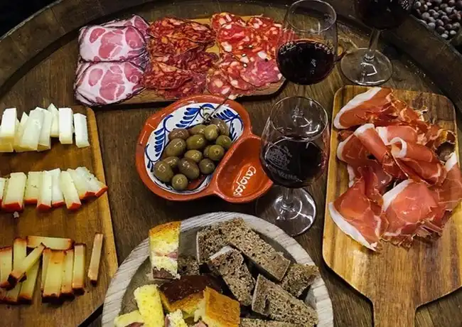 Porto: 3-Hr Food and Wine Tasting Tour, Porto, Portugal, Porto Pass.