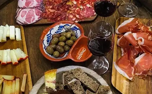 Porto: 3-Hr Food and Wine Tasting Tour, Porto, Portugal, Porto Pass.