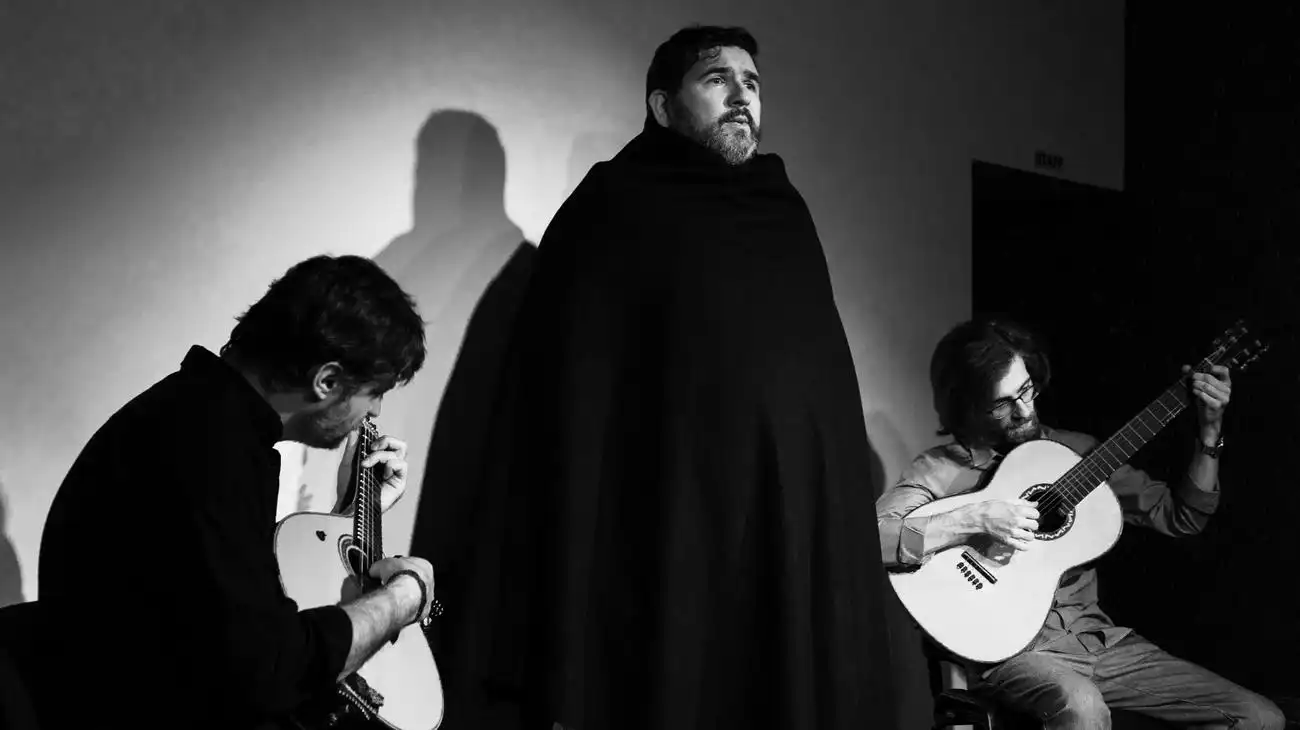 Porto: Fado na Baixa, Porto, Portugal, Porto Pass.